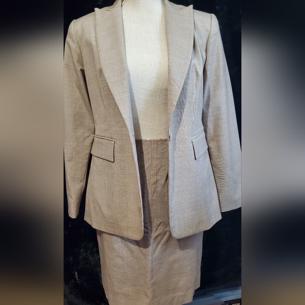 B.MOSS 2 piece skirt suit